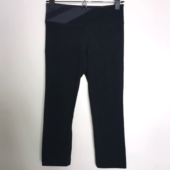 Under Armour Perfect Tight Crop Legging | Black - Picture 4 of 9